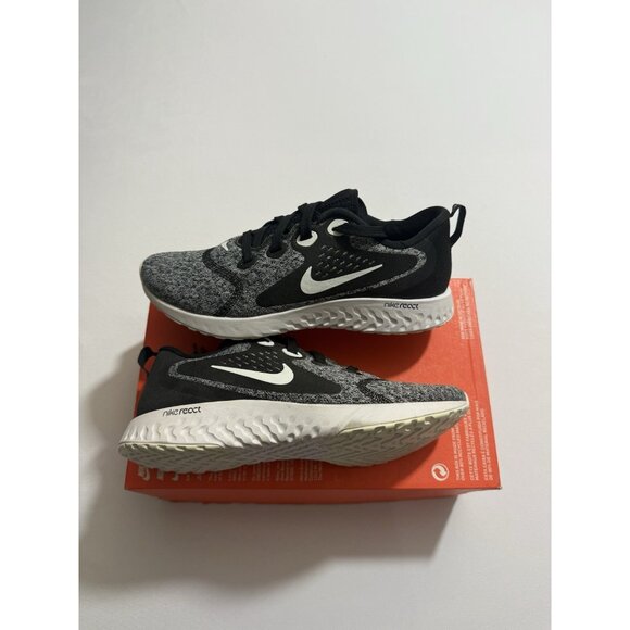 New Women’s Size 6 Black White Nike Legend React Running Shoes AA1626 009 - Picture 3 of 10